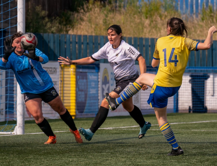Seasider Summer Weekly: Ladies back to winning ways, champions clash kicks off pre-season schedule and another star&nbsp;commits